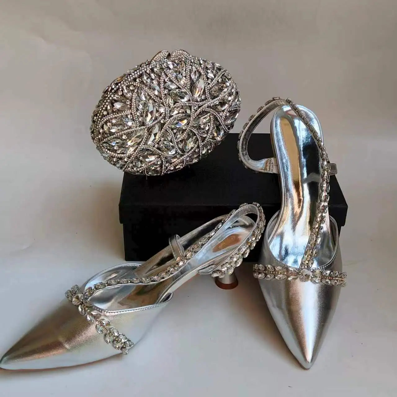 Insightlink Silver Shoes for Women Designer Pointed-Toe Set Luxury Wedding Hollowed Out Clutch Bag and Stilettos Matching Set