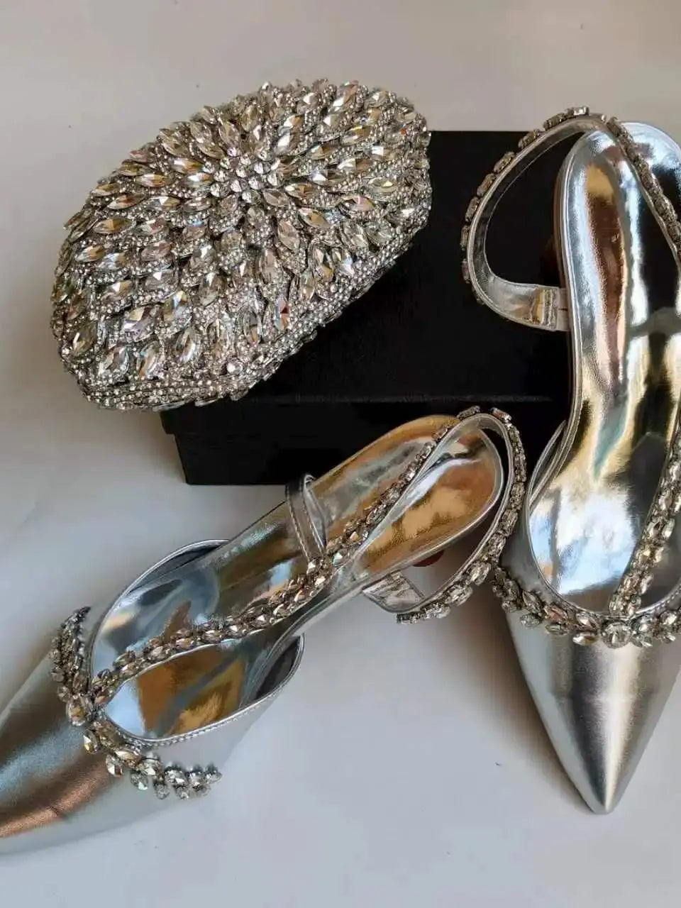Insightlink Silver Shoes for Women Designer Pointed-Toe Set Luxury Wedding Hollowed Out Clutch Bag and Stilettos Matching Set