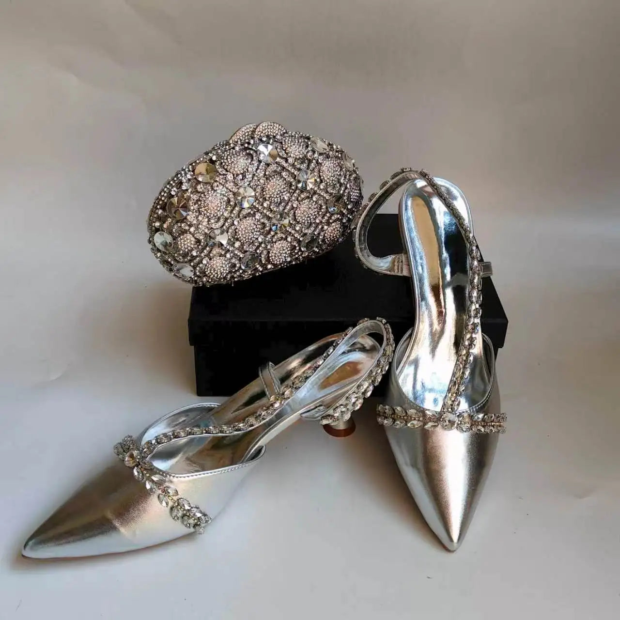 Insightlink Silver Shoes for Women Designer Pointed-Toe Set Luxury Wedding Hollowed Out Clutch Bag and Stilettos Matching Set