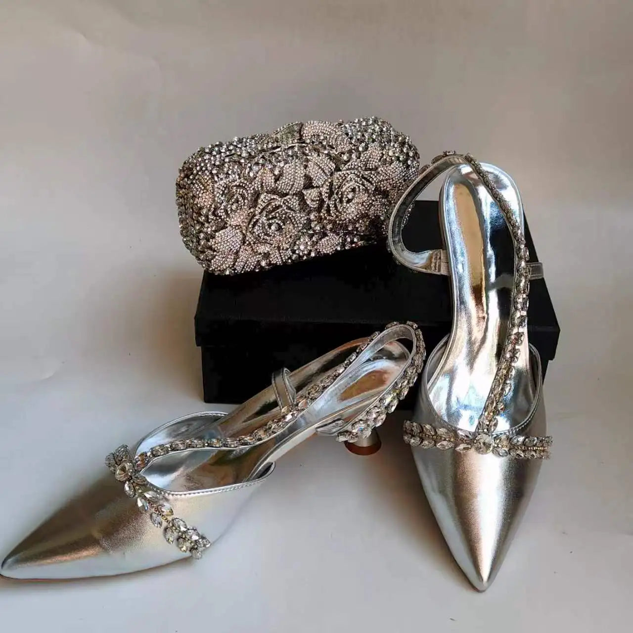 Insightlink Silver Shoes for Women Designer Pointed-Toe Set Luxury Wedding Hollowed Out Clutch Bag and Stilettos Matching Set